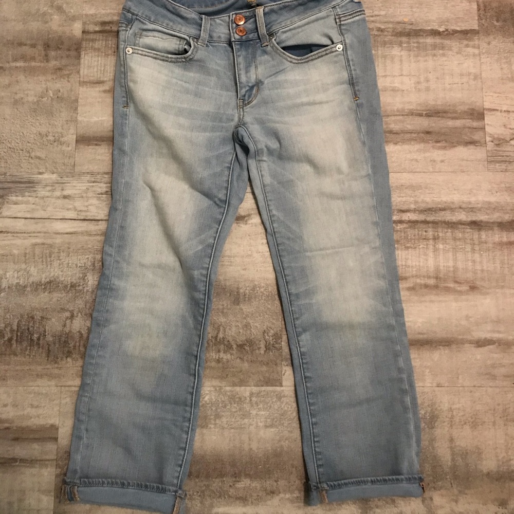 American eagle light-wash capris